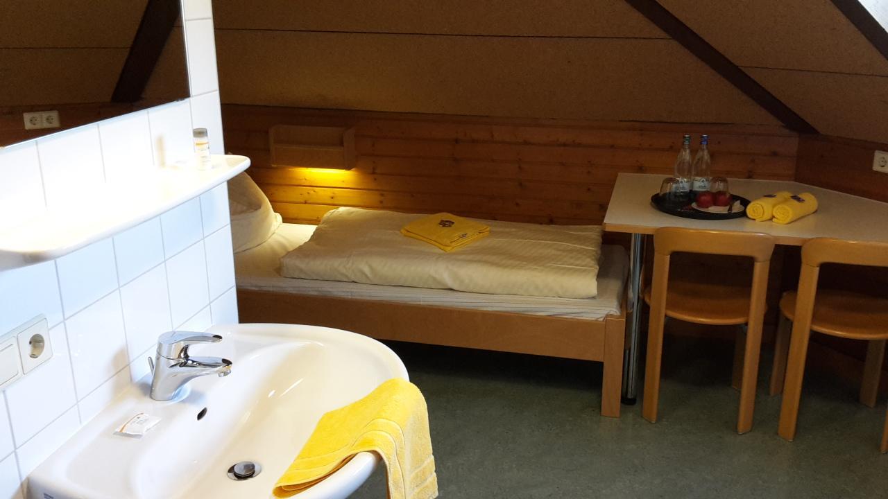 Hellmut-Wassmer-Jugendherberge Loerrach Extérieur photo