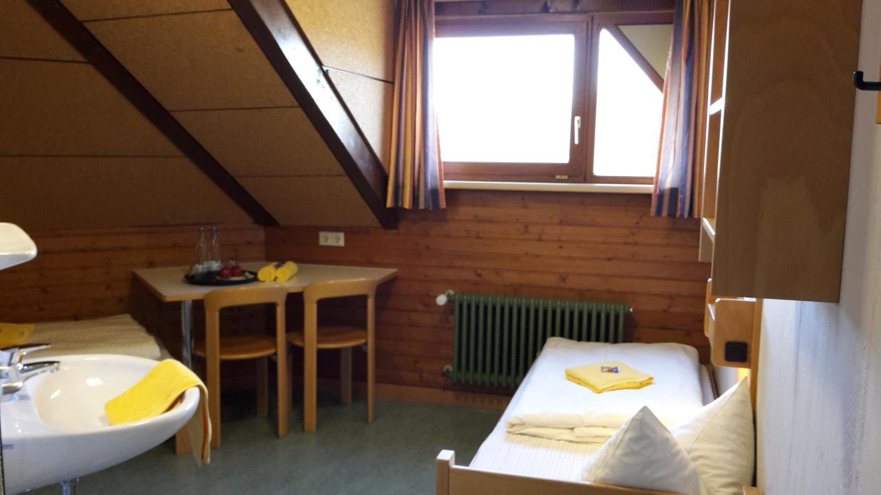 Hellmut-Wassmer-Jugendherberge Loerrach Extérieur photo